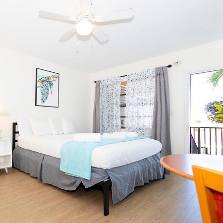 Tropic Isle Hotel & Apartment Голливуд Экстерьер фото